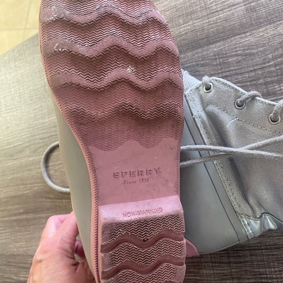 Girls Sperry weather boots size 5M - Picture 3 of 4